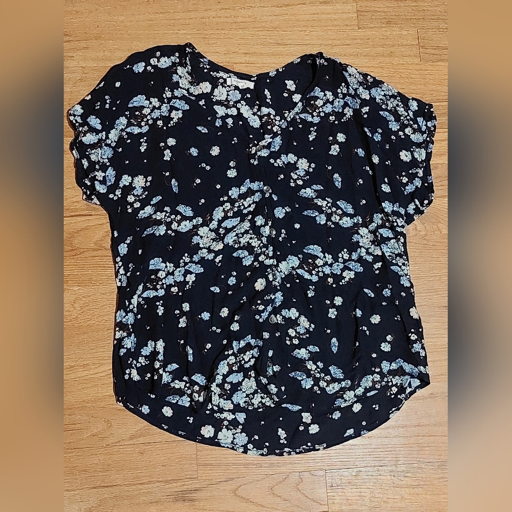 Women's Maurices Navy Floral Short Sleeve Button Up Shirt Size Medium 2501319